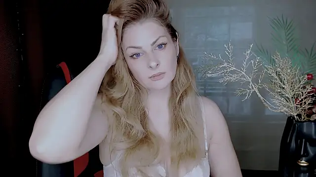 Eleonores online show from 12-22-25, 05:15