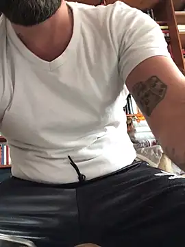 Snapshot of fuckerplayer1 chatting on 03-06-26, 09:39 fuckerplayer1 online show from 03-06-26, 09:39