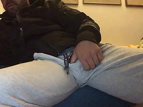 Snapshot of fuckerplayer1 chatting on 03-31-26, 09:48 fuckerplayer1 online show from 03-31-26, 09:48