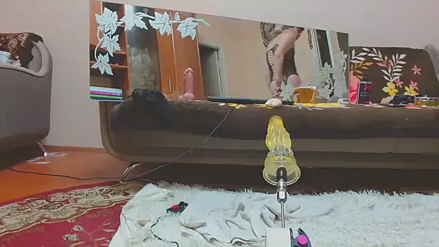 Snapshot of AlinasissyXX chatting on 03-15-25, 10:00 AlinasissyXX online show from 03-15-25, 10:00