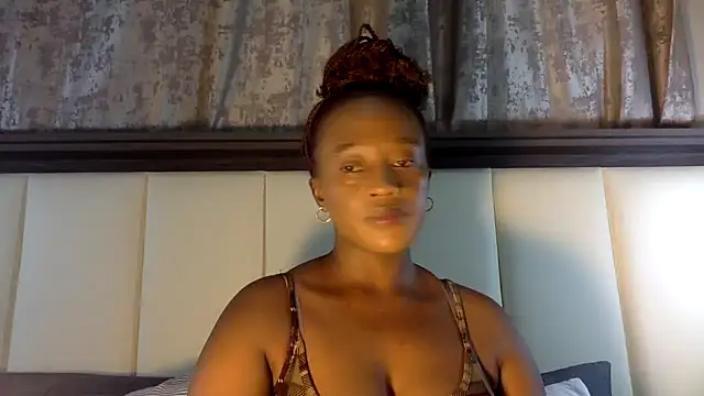 Snapshot of BOOTYBANGER24xx chatting on 01-06-25, 06:47 BOOTYBANGER24xx online show from 01-06-25, 06:47