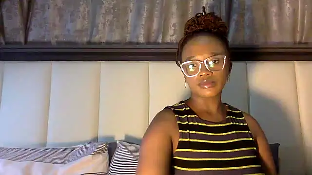 Snapshot of BOOTYBANGER24xx chatting on 01-11-25, 07:06 BOOTYBANGER24xx online show from 01-11-25, 07:06