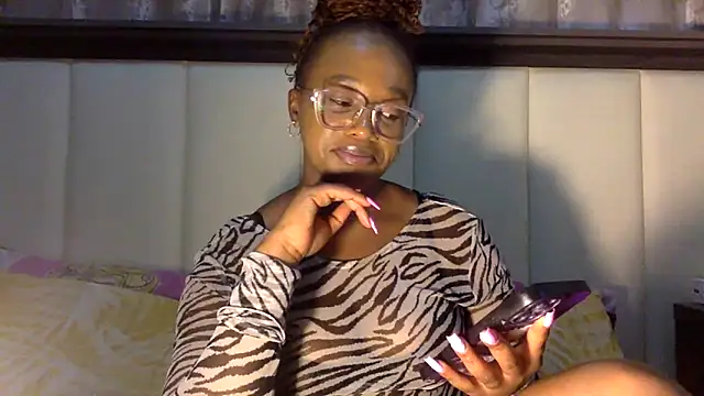 Snapshot of BOOTYBANGER24xx chatting on 01-20-25, 10:40 BOOTYBANGER24xx online show from 01-20-25, 10:40