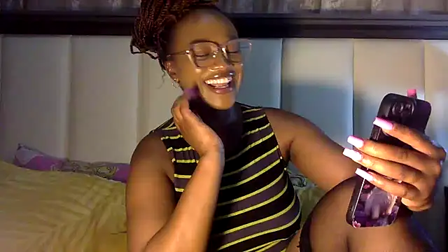 Snapshot of BOOTYBANGER24xx chatting on 01-21-25, 10:30 BOOTYBANGER24xx online show from 01-21-25, 10:30