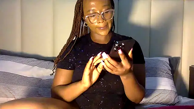 Snapshot of BOOTYBANGER24xx chatting on 01-25-25, 09:36 BOOTYBANGER24xx online show from 01-25-25, 09:36