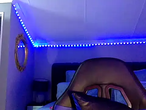 Snapshot of BOOTYBANGER24xx chatting on 09-19-25, 01:51 BOOTYBANGER24xx online show from 09-19-25, 01:51