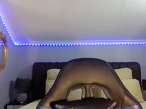 Snapshot of BOOTYBANGER24xx chatting on 10-14-25, 02:56 BOOTYBANGER24xx online show from 10-14-25, 02:56