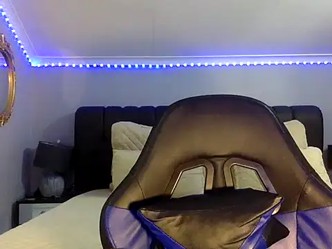 Snapshot of BOOTYBANGER24xx chatting on 10-16-25, 02:23 BOOTYBANGER24xx online show from 10-16-25, 02:23