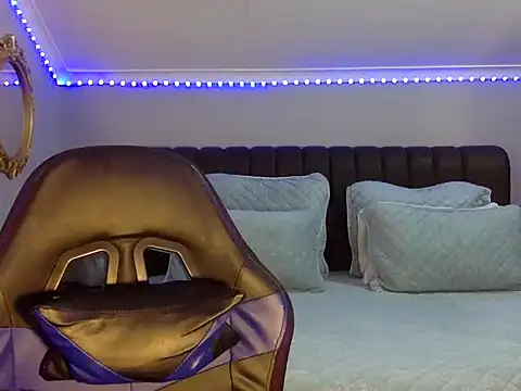 Snapshot of BOOTYBANGER24xx chatting on 10-19-25, 02:45 BOOTYBANGER24xx online show from 10-19-25, 02:45