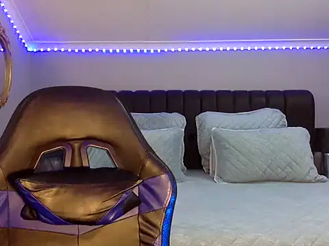 Snapshot of BOOTYBANGER24xx chatting on 10-21-25, 03:18 BOOTYBANGER24xx online show from 10-21-25, 03:18