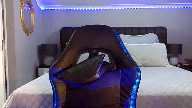 Snapshot of BOOTYBANGER24xx chatting on 11-08-25, 03:29 BOOTYBANGER24xx online show from 11-08-25, 03:29