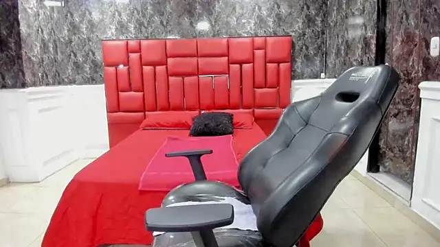 Snapshot of Imyourdirtymilf chatting on 10-08-25, 07:55 Imyourdirtymilf online show from 10-08-25, 07:55