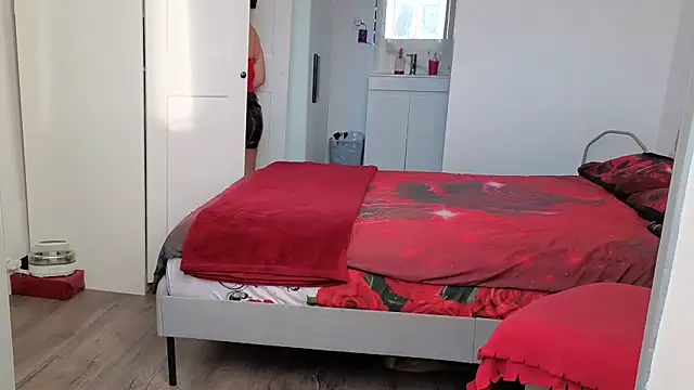 HotSpicyGujju online show from 11-28-25, 08:39