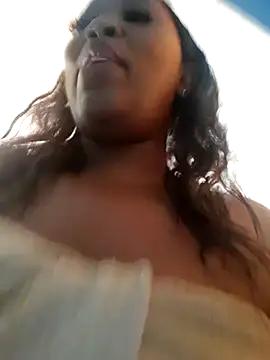 Snapshot of SWEETDOLLY29XX chatting on 01-18-25, 08:52 SWEETDOLLY29XX online show from 01-18-25, 08:52