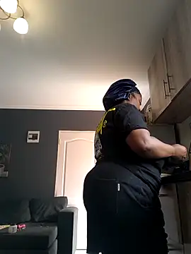 Snapshot of SWEETDOLLY29XX chatting on 10-19-25, 08:26 SWEETDOLLY29XX online show from 10-19-25, 08:26