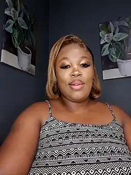 Snapshot of SWEETDOLLY29XX chatting on 10-28-25, 05:48 SWEETDOLLY29XX online show from 10-28-25, 05:48