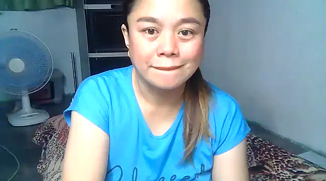 Snapshot of Kariebabe chatting on 01-12-25, 09:30 Kariebabe online show from 01-12-25, 09:30