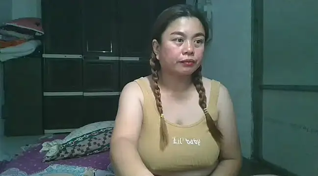 Snapshot of Kariebabe chatting on 02-20-25, 10:16 Kariebabe online show from 02-20-25, 10:16