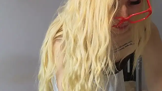 JuliaJuliette online show from 09-19-25, 01:07