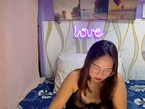 Snapshot of BURBERRY69 chatting on 02-11-26, 12:54 BURBERRY69 online show from 02-11-26, 12:54