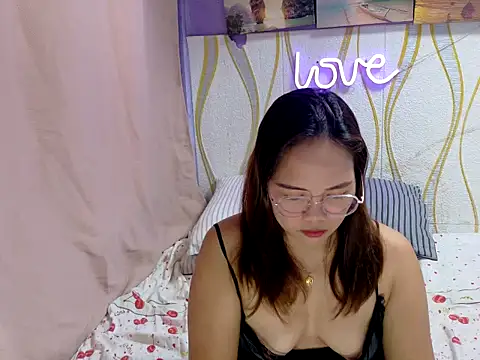 Snapshot of BURBERRY69 chatting on 02-24-26, 02:09 BURBERRY69 online show from 02-24-26, 02:09