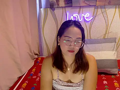 Snapshot of BURBERRY69 chatting on 02-28-26, 08:15 BURBERRY69 online show from 02-28-26, 08:15