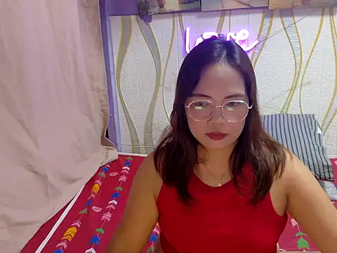 Snapshot of BURBERRY69 chatting on 03-02-26, 10:44 BURBERRY69 online show from 03-02-26, 10:44