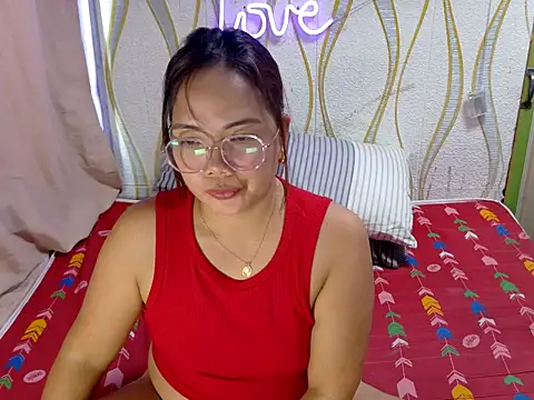 Snapshot of BURBERRY69 chatting on 03-08-26, 08:07 BURBERRY69 online show from 03-08-26, 08:07