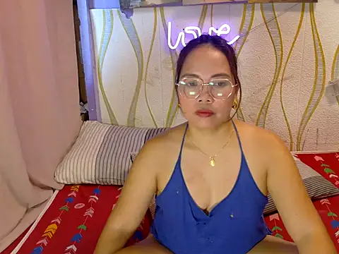 Snapshot of BURBERRY69 chatting on 03-08-26, 11:19 BURBERRY69 online show from 03-08-26, 11:19