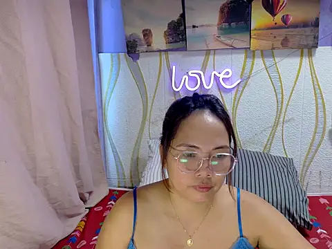 Snapshot of BURBERRY69 chatting on 03-17-26, 11:30 BURBERRY69 online show from 03-17-26, 11:30