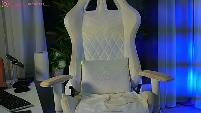 Snapshot of perfectt33n chatting on 12-06-24, 11:44 perfectt33n online show from 12-06-24, 11:44
