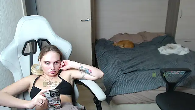 Sunny-Girl1 online show from 03-06-25, 07:10