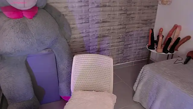 TinnaCobb online show from 03-19-26, 04:11