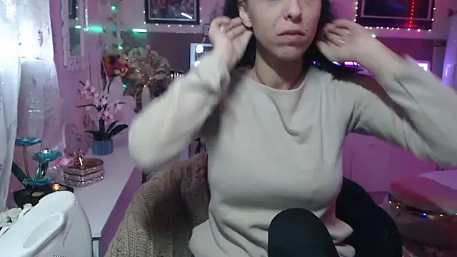 misscectito13 online show from 03-10-25, 04:25