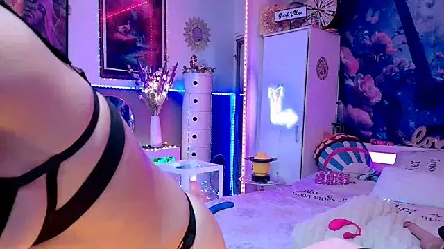 Snapshot of misscectito13 chatting on 04-06-26, 01:47 misscectito13 online show from 04-06-26, 01:47
