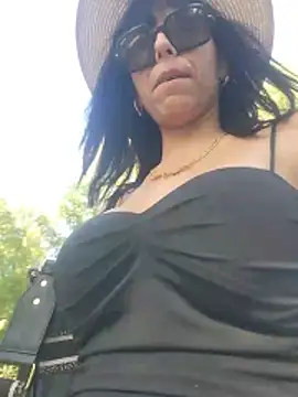 Snapshot of misscectito13 chatting on 06-28-26, 04:35 misscectito13 online show from 06-28-26, 04:35