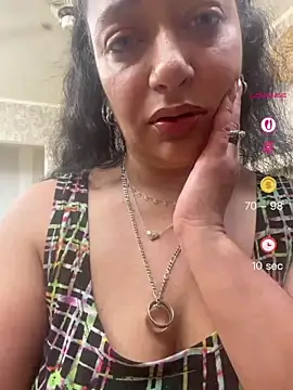Snapshot of PichyPrettyPussy chatting on 07-04-26, 02:34 PichyPrettyPussy online show from 07-04-26, 02:34