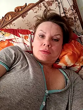  lady red  online show from 01-07-25, 08:42