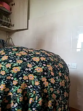  lady red  online show from 01-11-25, 06:45