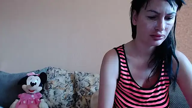 Snapshot of HotDreamm chatting on 10-20-25, 10:27 HotDreamm online show from 10-20-25, 10:27