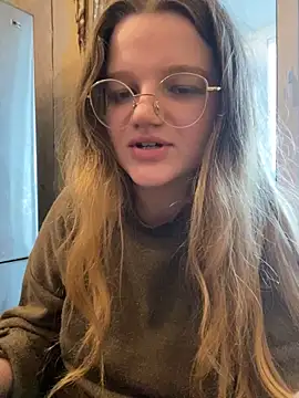 -MimmiLissa- online show from 05-11-26, 12:00