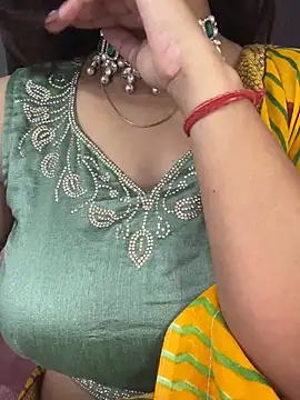 Snapshot of DesiZoya chatting on 09-28-25, 10:48 DesiZoya online show from 09-28-25, 10:48