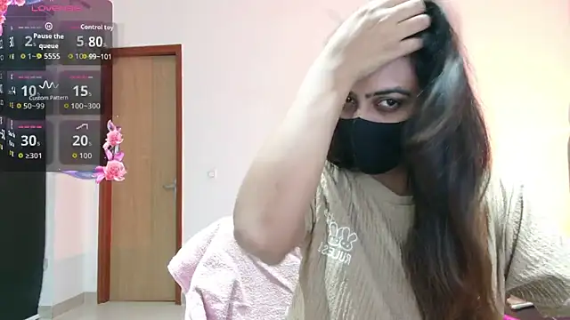 Snapshot of DesiZoya chatting on 11-06-25, 10:21 DesiZoya online show from 11-06-25, 10:21