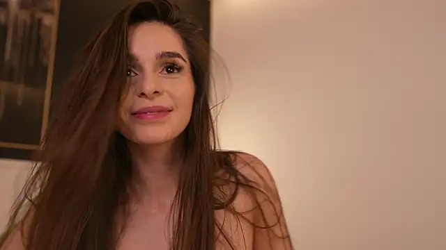 Snapshot of DoviaClaire chatting on 02-19-25, 06:55 DoviaClaire online show from 02-19-25, 06:55