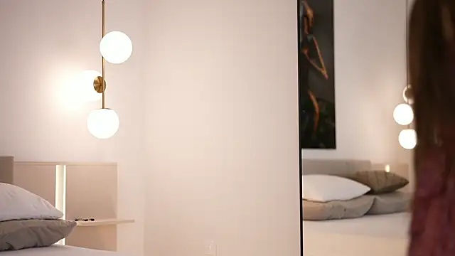 Snapshot of DoviaClaire chatting on 09-24-25, 06:06 DoviaClaire online show from 09-24-25, 06:06