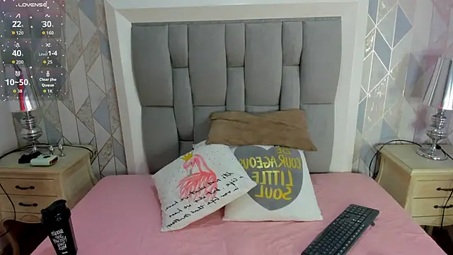 Snapshot of Princsgirl_ chatting on 10-14-25, 07:36 Princsgirl online show from 10-14-25, 07:36