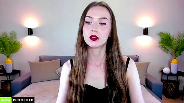 TheWoman   online show from 06-08-26, 10:59