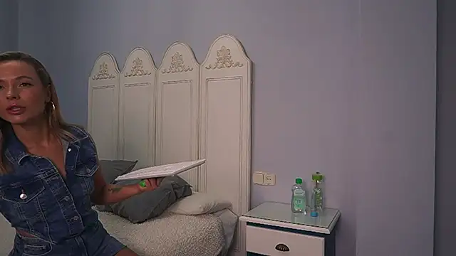 Snapshot of new_dee chatting on 01-11-25, 09:36 new dee online show from 01-11-25, 09:36