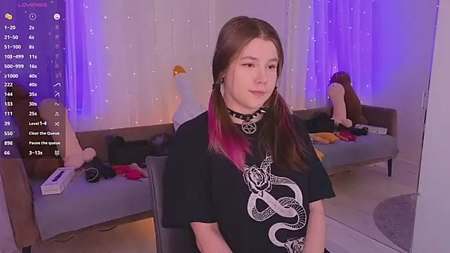 Snapshot of Mira_Falls chatting on 03-20-26, 05:56 Mira Falls online show from 03-20-26, 05:56