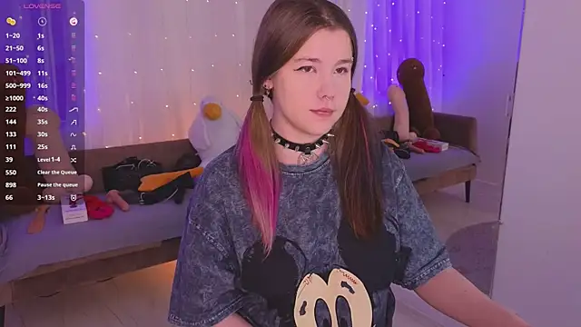 Snapshot of Mira_Falls chatting on 03-21-26, 05:56 Mira Falls online show from 03-21-26, 05:56